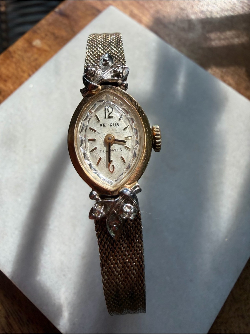 Vintage Benrus 21 Jewel Ladies Wristwatch Manual Wind Mesh Band - Running!